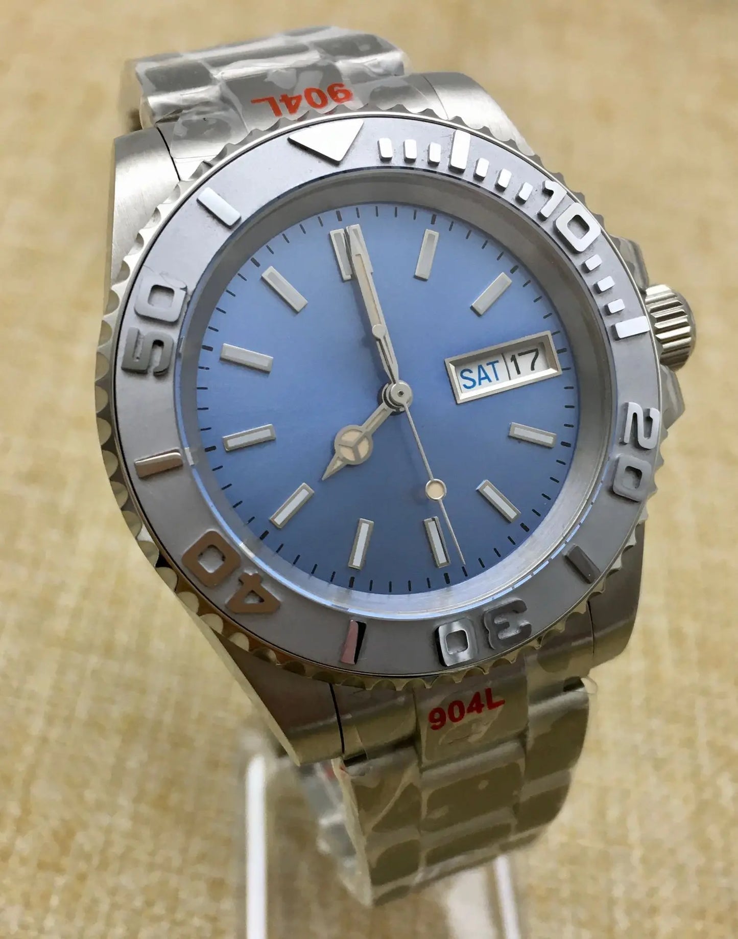 Reloj Automático 41mm – Movimiento NH36, Esfera Azul, Cristal de Zafiro, Bisel Cerámico, Fondo Transparente