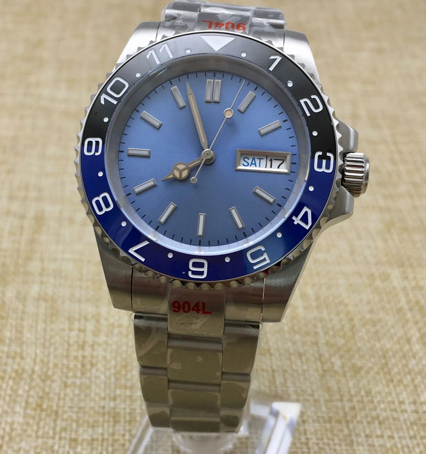 Reloj Automático 41mm – Movimiento NH36, Esfera Azul, Cristal de Zafiro, Bisel Cerámico, Fondo Transparente
