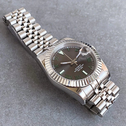 Reloj Automático de Buceo NH35A – 200M, Esfera Gris Rayos de Sol, Números Romanos Verdes, Cristal de Zafiro, 36/39mm, Brazalete de Acero